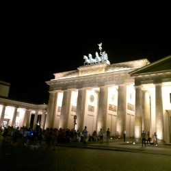 Brandenburg gate at night